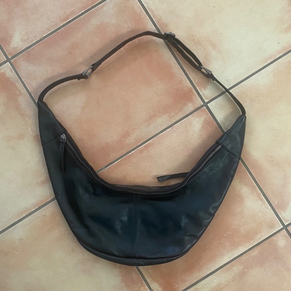 EUC $98 Free People Idle Hands Sling Black Leather Used Once! - Picture 7 of 8